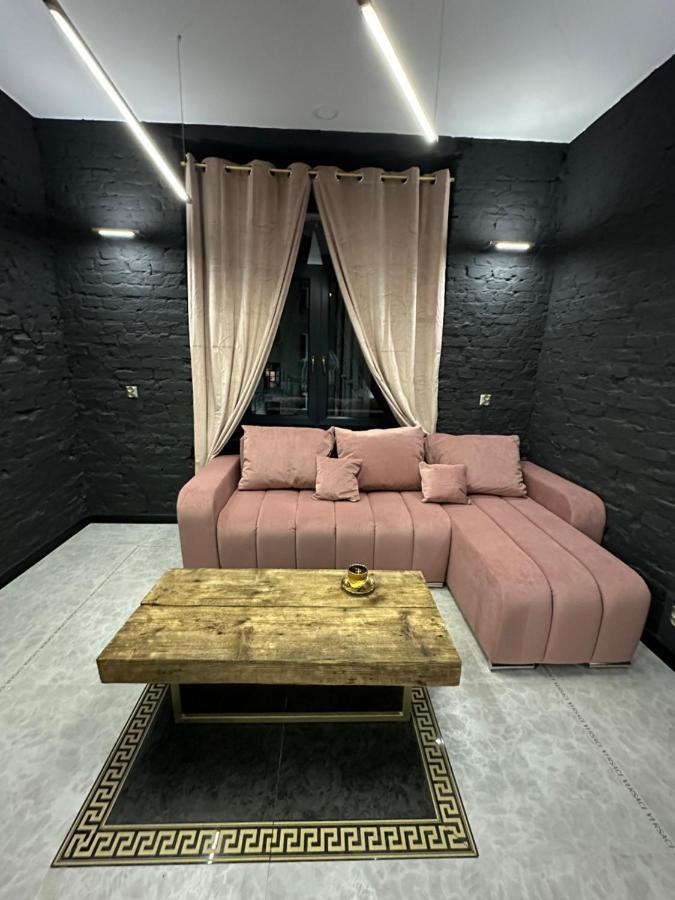 Darkhouse Versace Pink Łódź Esterno foto